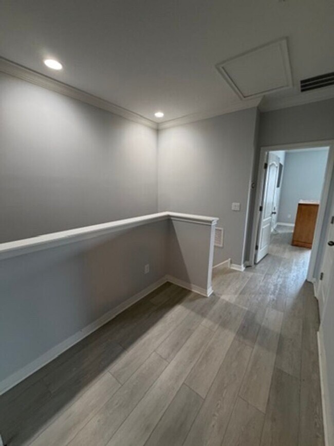 Building Photo - Townhome for rent