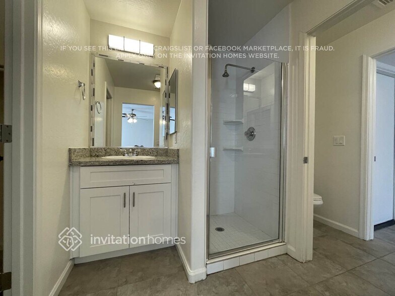 Building Photo - 917 S 224th Ln