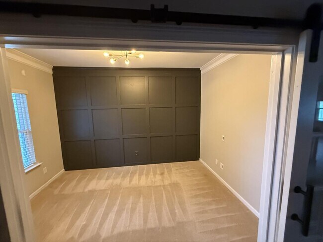 Building Photo - 371 Livingston Dr