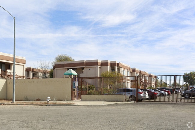 Building Photo - La Promesa
