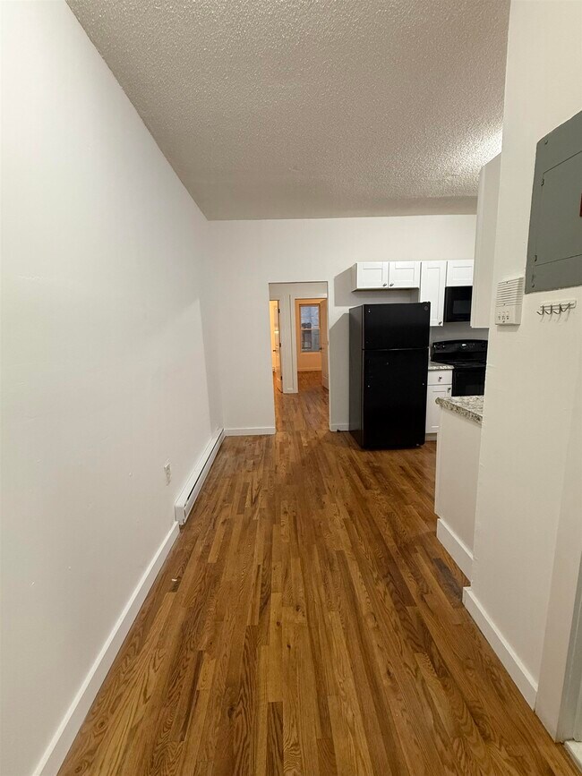 Building Photo - 44 Broadway