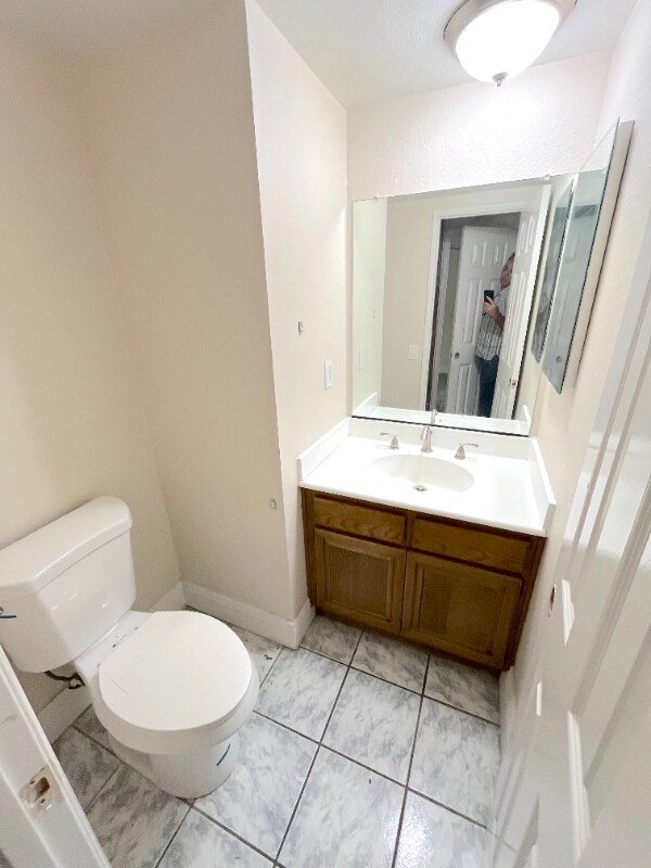 Building Photo - 111 E Rosewood Ct