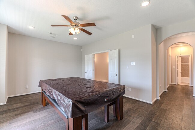 Building Photo - 6 Winter Thicket Pl