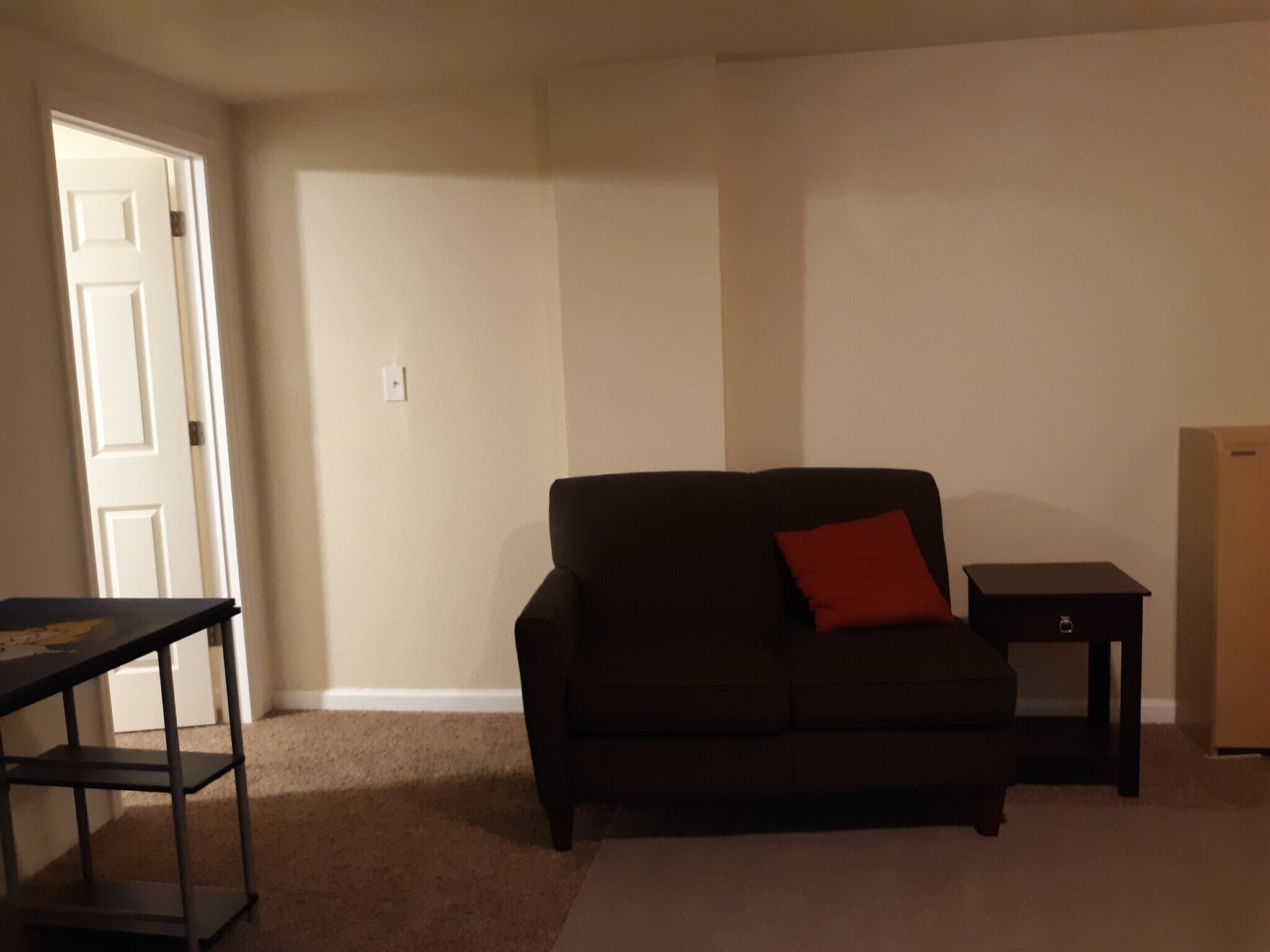 Bedroom to share in house for female - 11680 Lincoln St