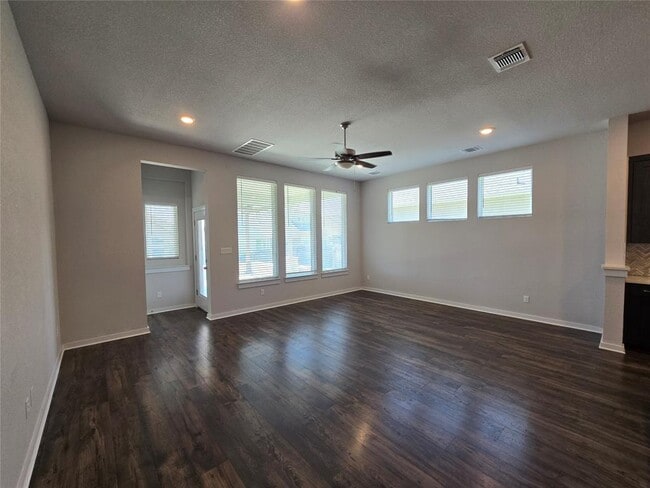 Building Photo - 125 High Plains Dr