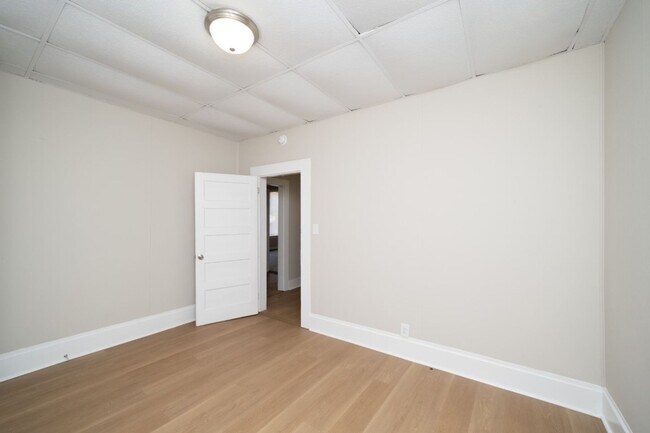 Building Photo - 1623 Holbrook Ave