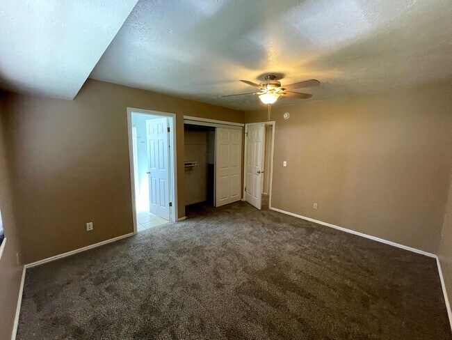 Building Photo - Great 4 Bed/3 Bath home in Layton