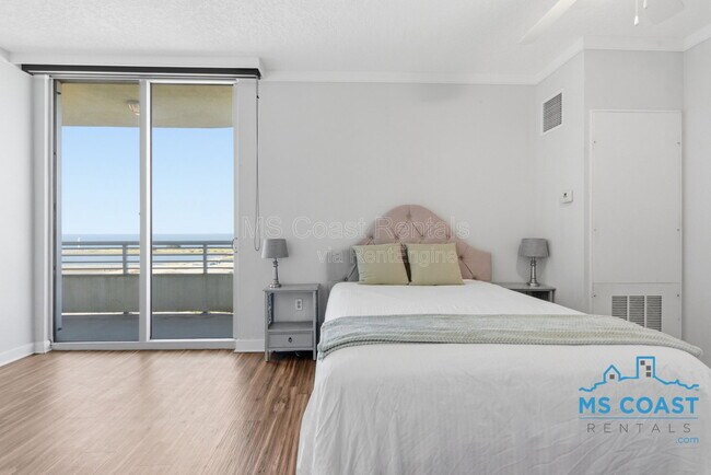 Building Photo - 2060 Beach Blvd