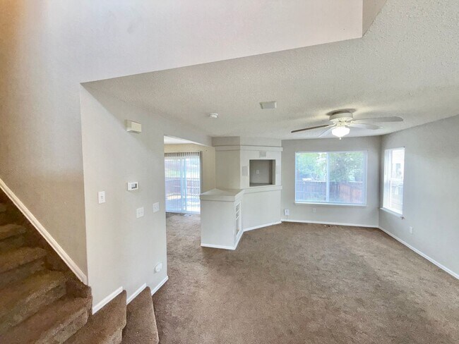 Building Photo - 4899 Saddle Ridge Dr
