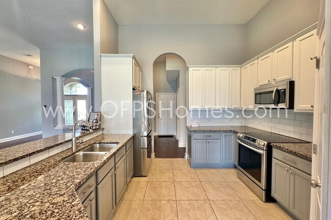 Building Photo - 4611 Chanan Dr