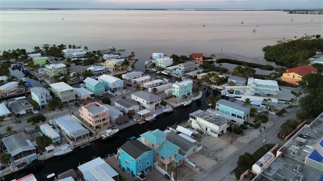 Building Photo - 1516 Aqueduct Ln