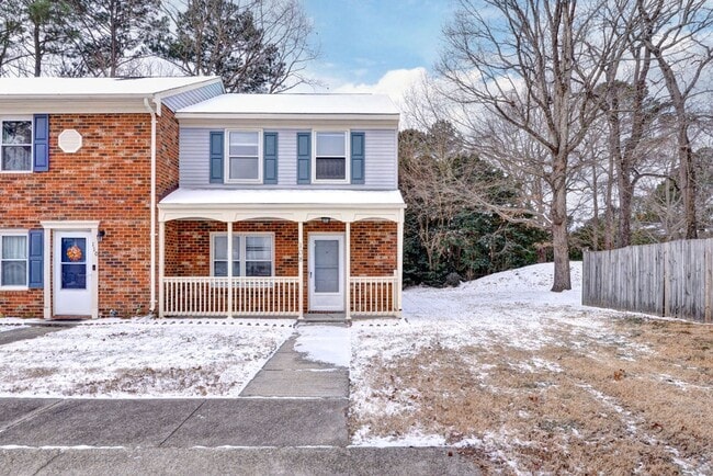 Primary Photo - Lovely 2-Bedroom, 1.5-Bath End Unit Townho...