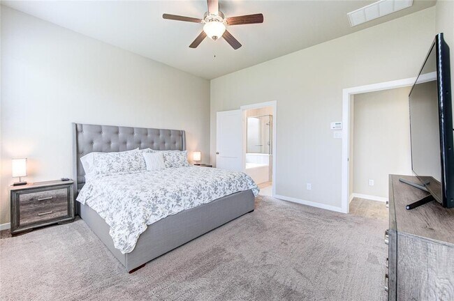 Building Photo - 6019 Bristlegrass Ln