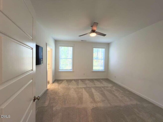 Building Photo - 1802 Stroup St