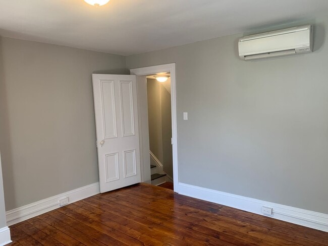 Building Photo - 718 Cattell St