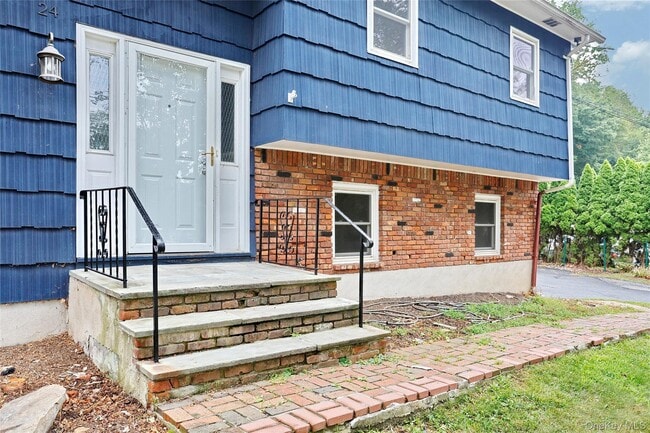 Building Photo - 24 Wallace Dr