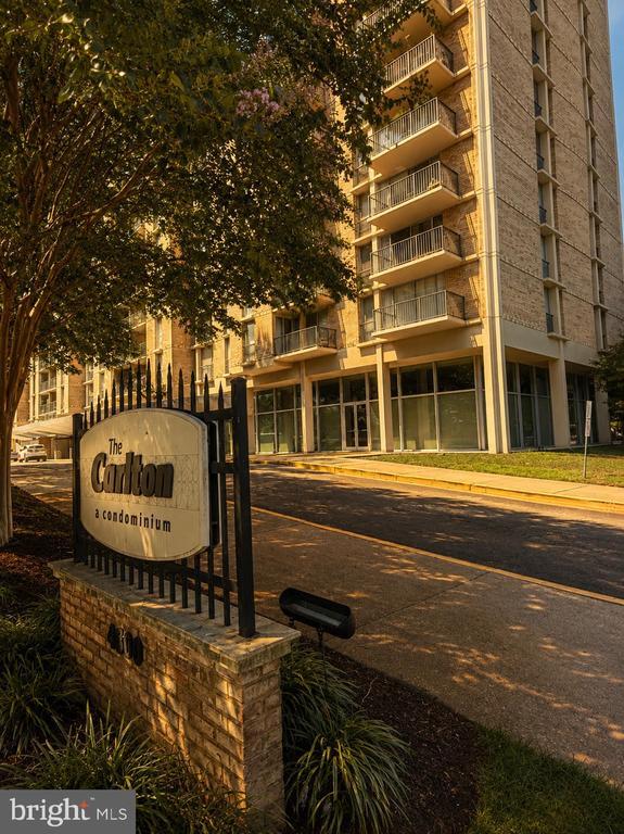 Building Photo - 4600 S Four Mile Run Dr