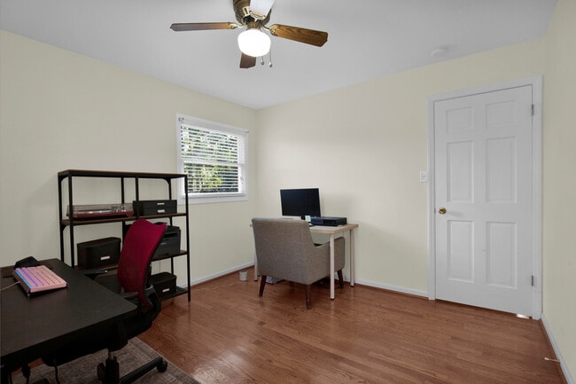 Building Photo - 3305 Granville Dr