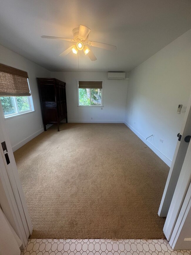 Building Photo - Newly Renovated 3/3 Home in Waialua