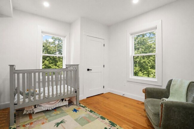 Building Photo - 4 Fairlee St