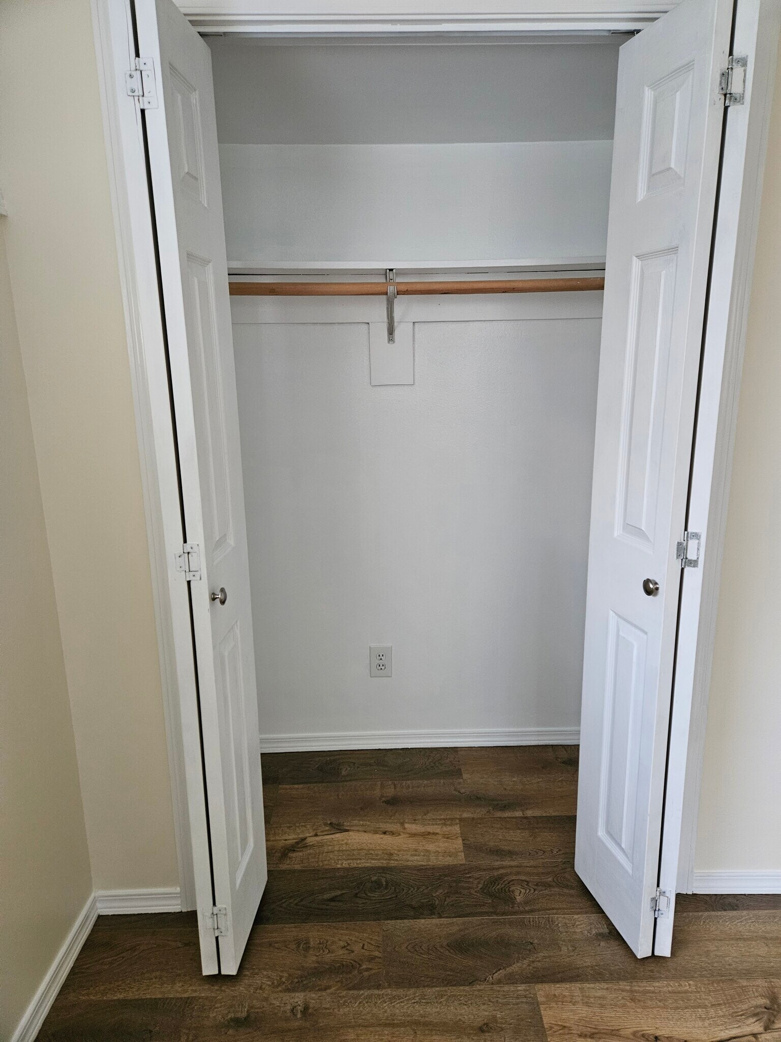 Building Photo - 9611 N Normandie Ln