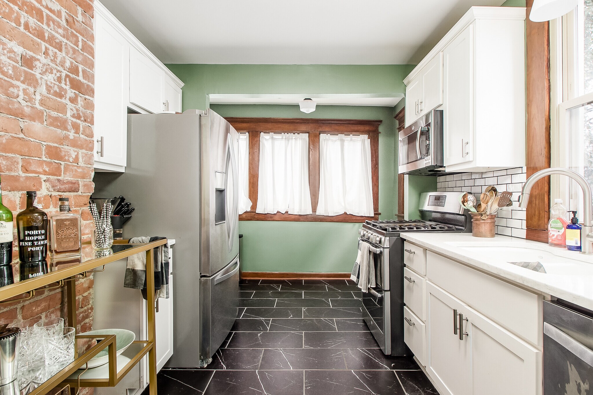 Kitchen - 234 E 7th Ave