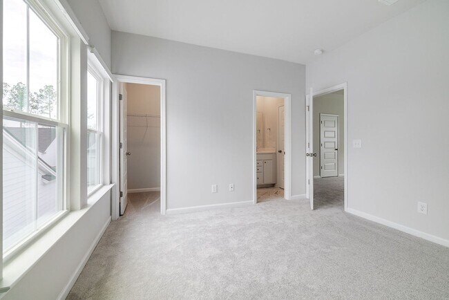 Building Photo - Modern 4BR Home in Gated Westbrook at Savannah Quarters