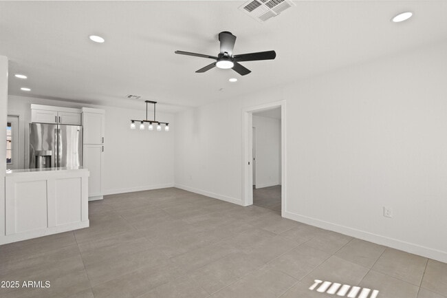 Building Photo - 2056 E Orange St.