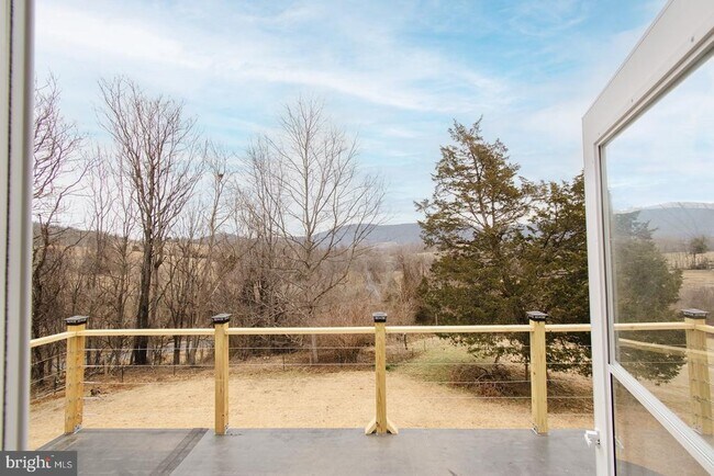 Building Photo - 57 Waterhouse Ln