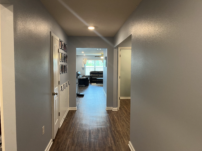 Building Photo - 503 Merganser Way