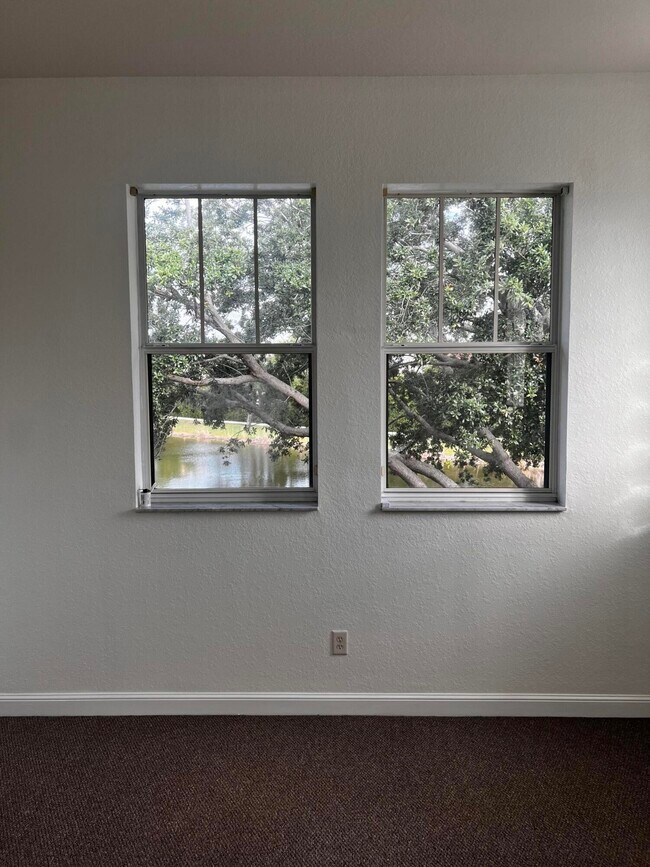 Building Photo - 477 Pacific Grove Dr