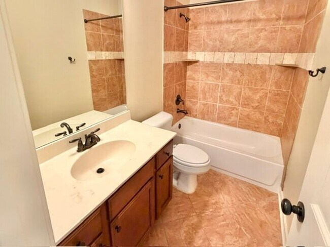 Building Photo - Now A Spacious 4 Bedroom 2 Bath Home In Cordova