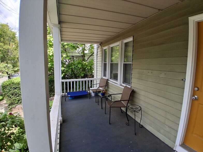 Front Porch - 261 View St