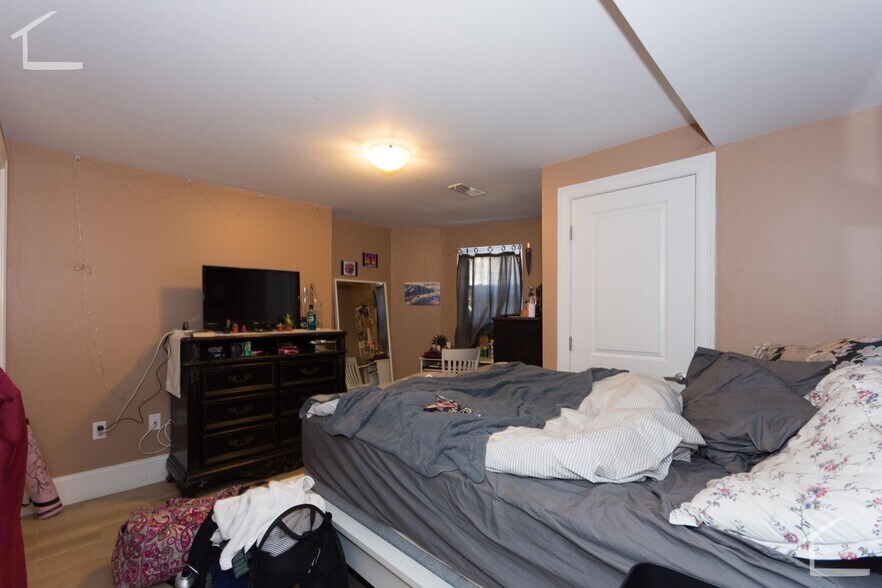 Building Photo - 21 Saint Lukes Rd