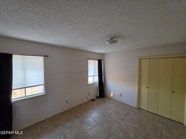 Building Photo - 217 Palmary Dr