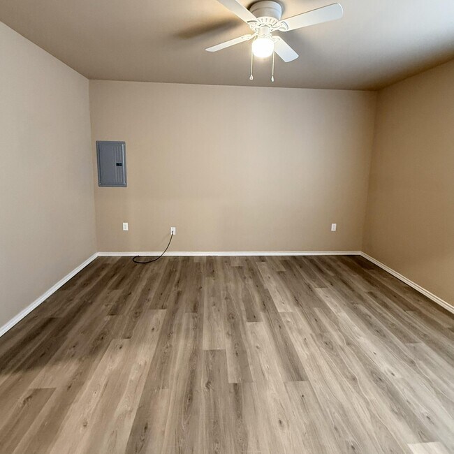 Building Photo - 2917 E Cornell St