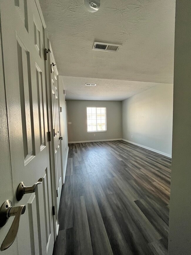 Building Photo - 2630 Crisnic Ct