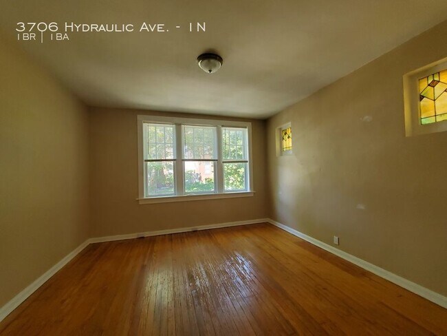 Building Photo - 3706 Hydraulic Ave