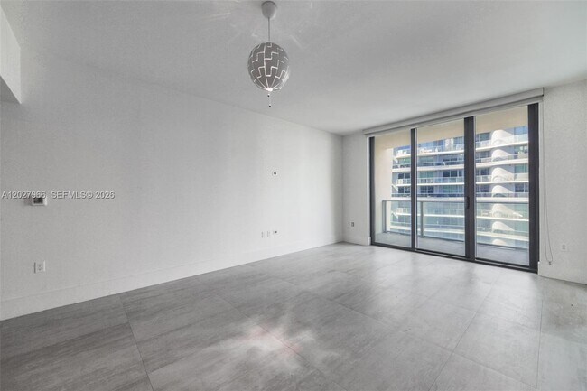 Building Photo - 1010 Brickell Ave