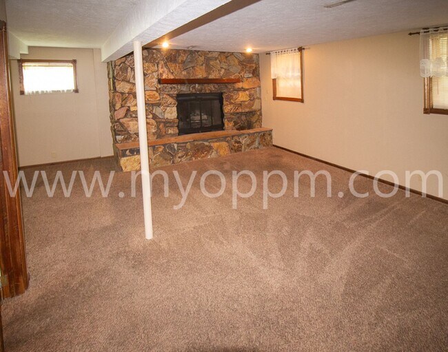 Building Photo - Great 3-Bedroom House on Westwood Lane