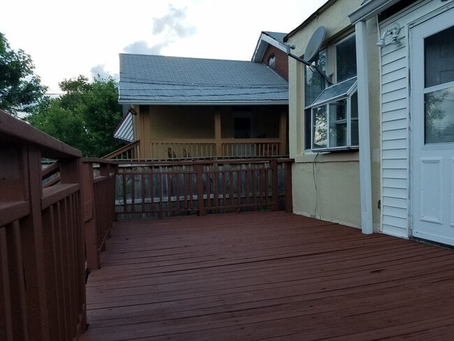 Building Photo - Two Bed/1Bath House