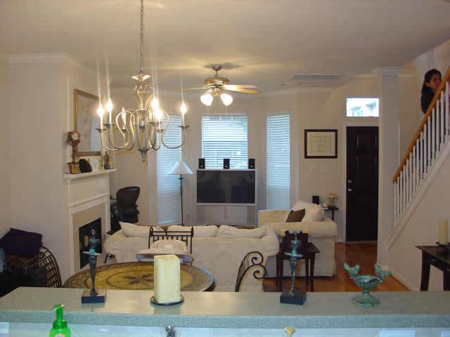 Building Photo - 2108 Gillette St