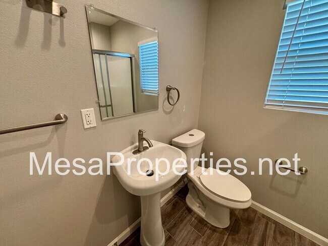 Building Photo - 3662 Chateau Ct