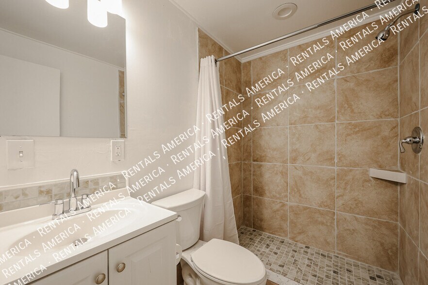 Building Photo - 410 N Ironwood-
