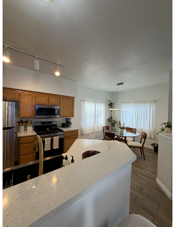 Kitchen - 2100 Black Island St