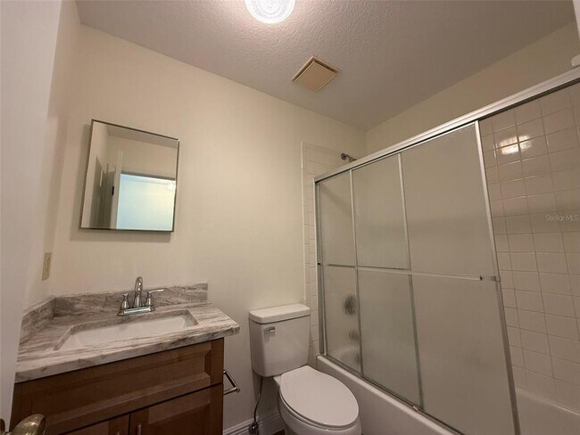 Building Photo - 2101 NE 55th St