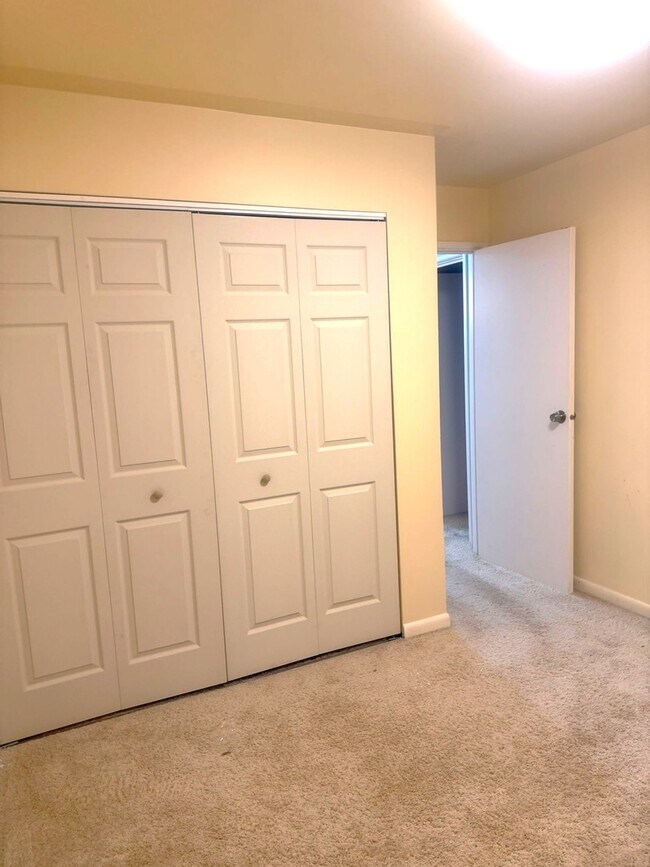 Building Photo - 434 Dogwood Terrace