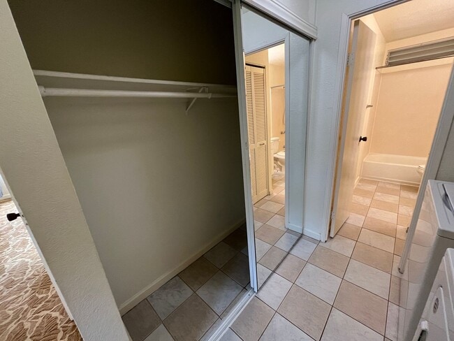 Building Photo - Mililani Terrace - 1 bedroom, AC, Ground Floor end unit with 1 parking