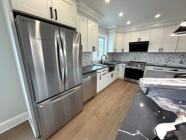 Building Photo - 67 Jewett St