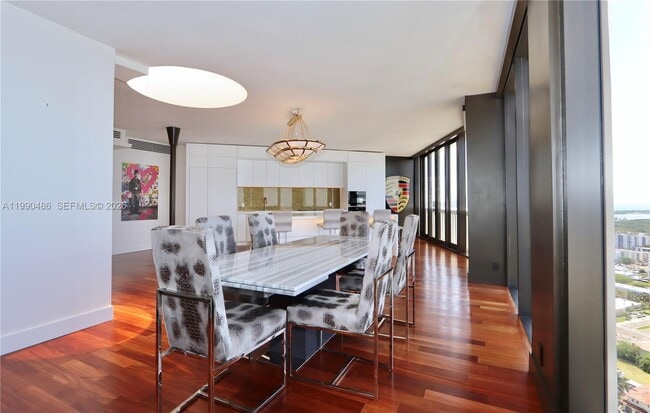 Building Photo - 1000 W Island Blvd